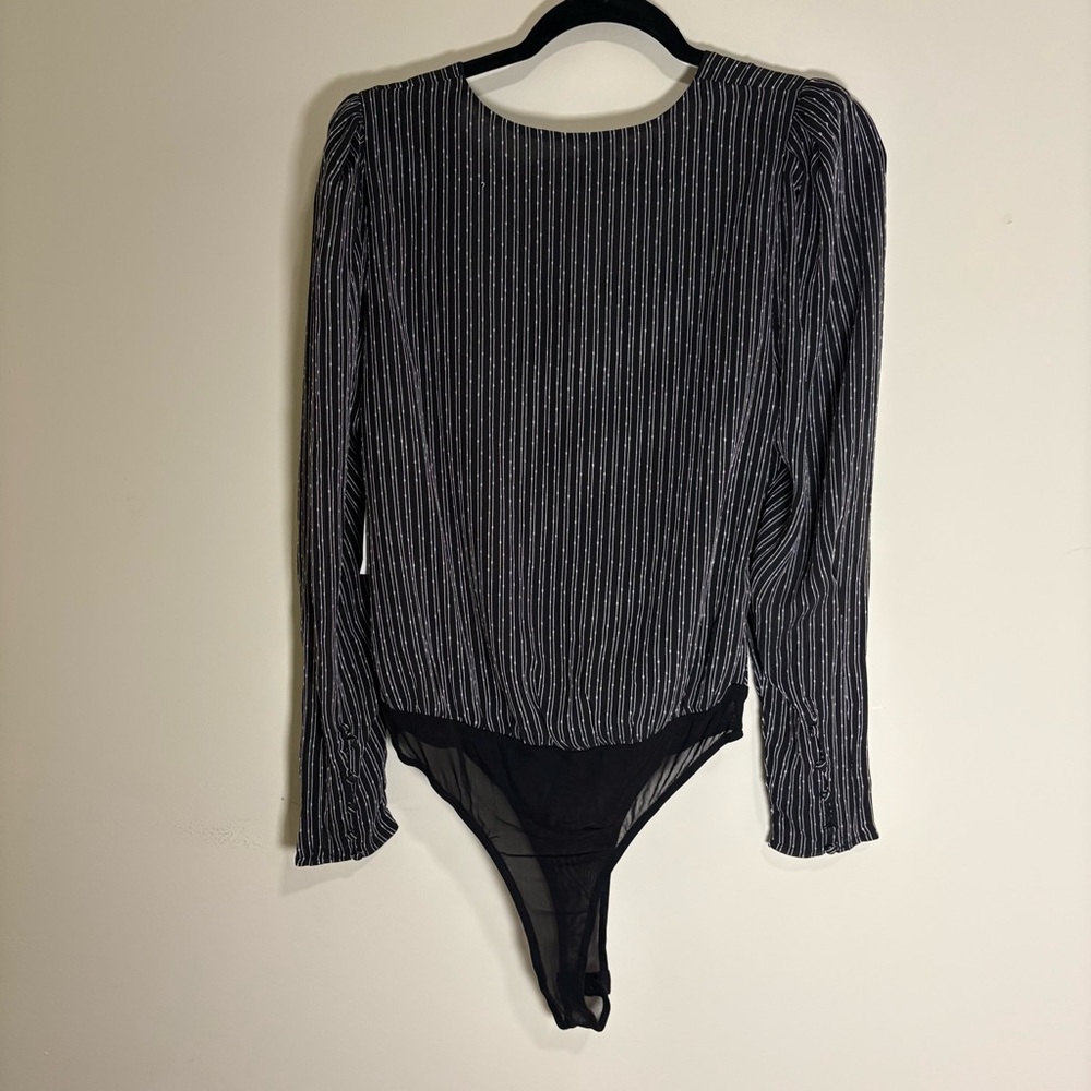 ASTR the Label Bernadette Black White Stripe Surplice Bodysuit Size Medium NWT - Picture 4 of 7